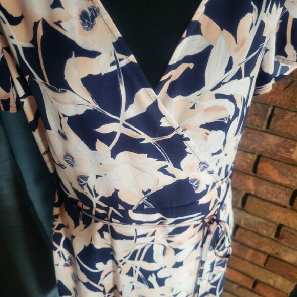 Leith Women's Blue Floral Wrap Dress Short Flutter Sleeve Knee Length - Size L - Picture 5 of 14